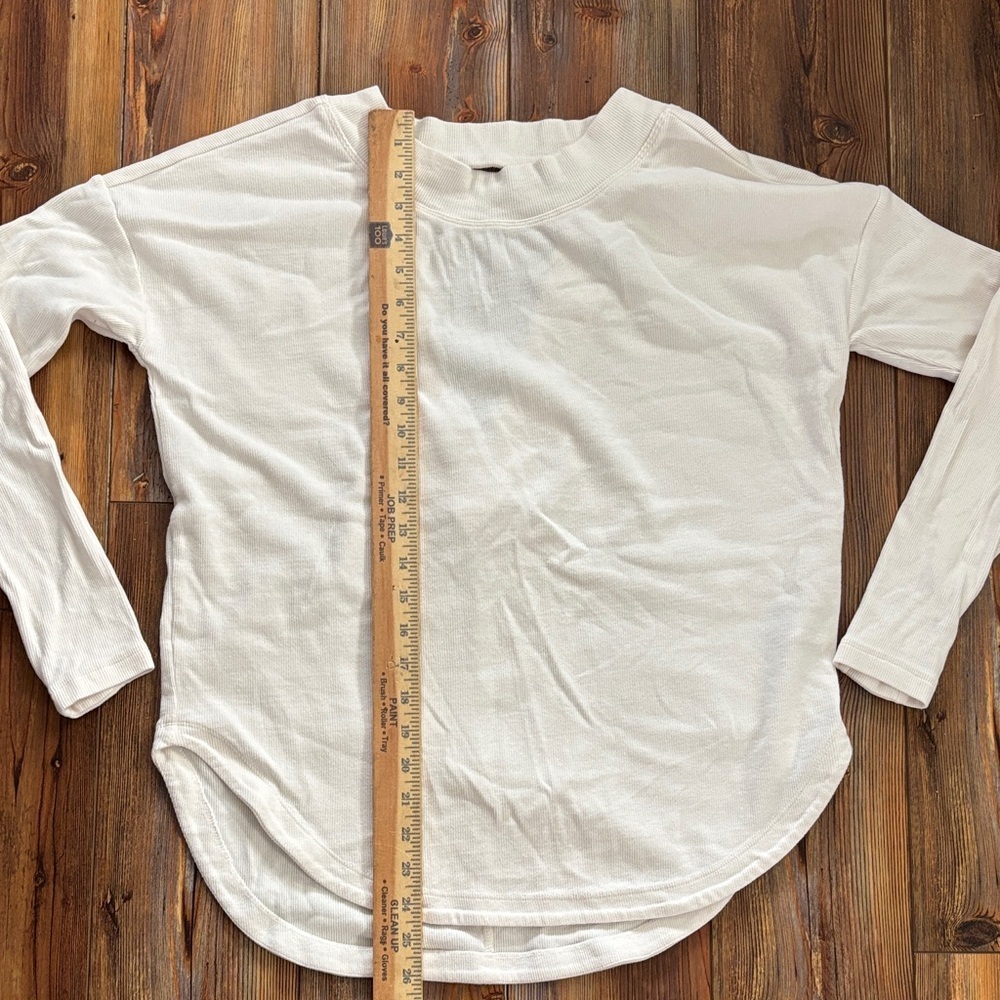 Athleta Soft Cream Long Sleeve Sweater cut out back medium - Picture 3 of 6